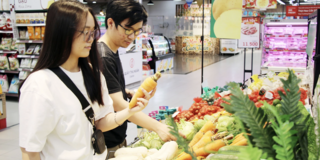 Thương mại, dịch vụ tạo đà tăng trưởng cuối năm