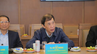 <a href="/album-anh" title="Album Ảnh" rel="dofollow">Album Ảnh</a>