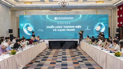 <a href="/album-anh" title="Album Ảnh" rel="dofollow">Album Ảnh</a>