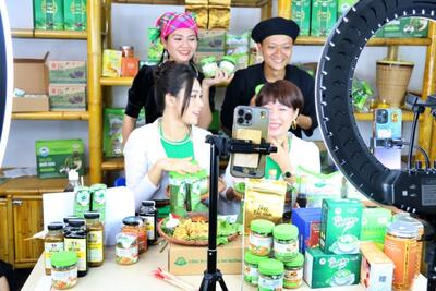 <a href="/tin-tuc/kinh-doanh" title="Kinh doanh" rel="dofollow">Kinh doanh</a>