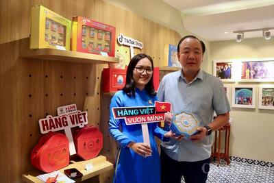 <a href="/tin-tuc" title="Tin tức" rel="dofollow">Tin tức</a>