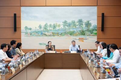 <a href="/tin-tuc" title="Tin tức" rel="dofollow">Tin tức</a>