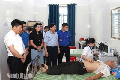 <a href="/tin-tuc/kinh-te-suc-khoe?menuId=6367a65f2fe69227bd42cbab" title="Kinh tế sức khỏe" rel="dofollow">Kinh tế sức khỏe</a>