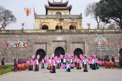 <a href="/tin-tuc" title="Tin tức" rel="dofollow">Tin tức</a>