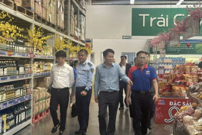 <a href="/tin-tuc/thi-truong" title="Thị trường" rel="dofollow">Thị trường</a>