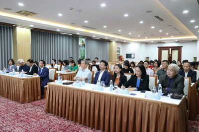 <a href="/tin-tuc/kinh-doanh" title="Kinh doanh" rel="dofollow">Kinh doanh</a>