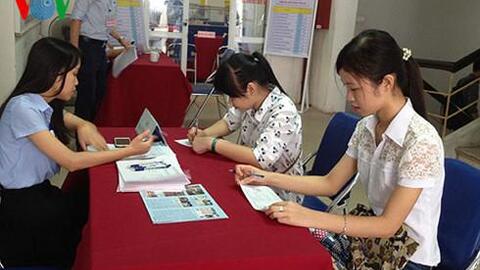 Sinh viên ra trường nên chọn vào Nhà nước hay tư nhân?