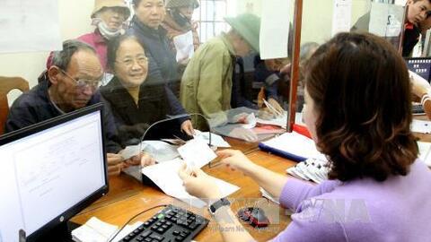Lo cách tính lương hưu mới, người lao động 'chạy hồ sơ' để nghỉ sớm