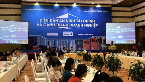 3 rủi ro lớn nhất khi kinh doanh ở Việt Nam được TS Lê Xuân Nghĩa và 6 đại gia "chỉ mặt đặt tên"
