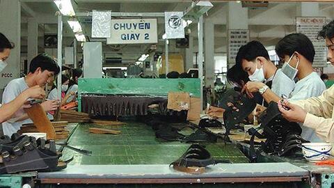 Doanh nghiệp giày dép nội tập trung cho “sân nhà”