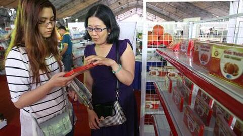 Hàng Việt nỗ lực lấy lòng người Việt: Những cơn lốc làm nóng thị trường
