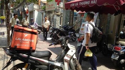 Đặt món trực tuyến: Những vị khách mới
