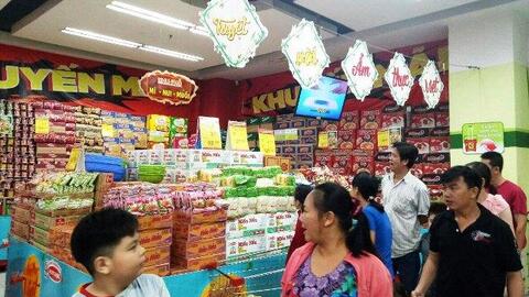 Siêu thị ngoại ồ ạt 'tấn công', doanh nghiệp nội có kịp chuyển mình?
