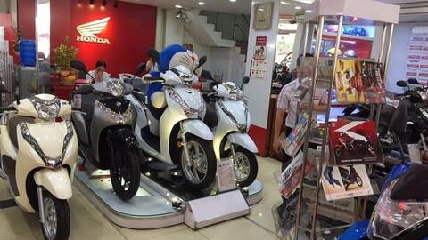 Lãnh đạo Honda "hứa" sẽ kéo giá xe tay ga xuống gần với đề xuất