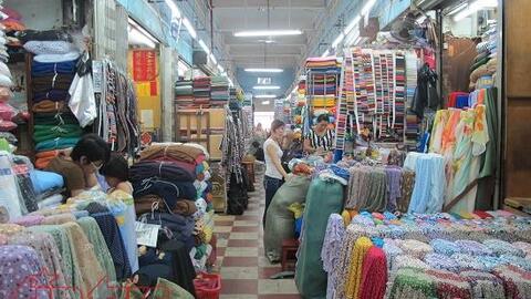 Chợ truyền thống TP Hồ Chí Minh đổi cách bán hàng để hút khách