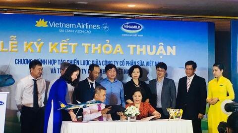 Vinamilk và Vietnam Airlines ký kết hợp tác chiến lược 5 năm, mục tiêu tổng giá trị hợp tác tăng trưởng 10%/năm