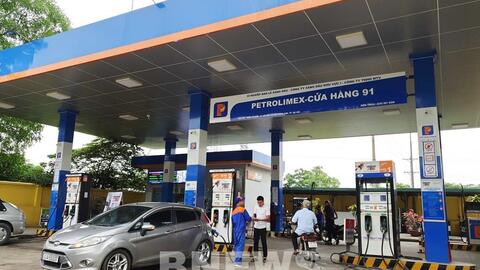 Petrolimex và PVOIL đảm bảo cung ứng đủ xăng dầu phục vụ khách hàng