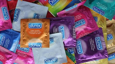 Dù hoạt động phòng the ở một số nước giảm vì COVID-19, hãng sản xuất bao cao su Durex vẫn phát tài