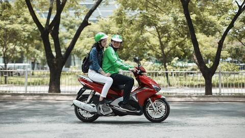Grab triển khai dịch vụ thuê xe 2 bánh theo giờ, gây áp lực lên xe ôm truyền thống