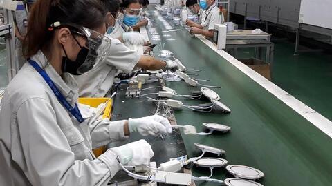 Thị trường nội địa: "Trụ đỡ" cho hàng Việt trong đại dịch Covid-19