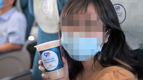 Khi các hãng hàng không bán "hàng xén" thu tiền tỷ