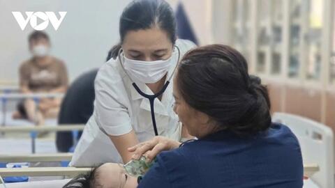 Số ca mắc RSV tăng mạnh, nhiều trẻ sơ sinh phải thở máy