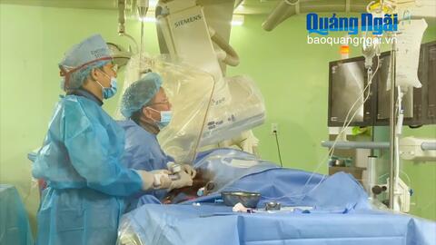 Cứu sống bệnh nhân 18 tuổi nguy kịch do nhồi máu cơ tim cấp