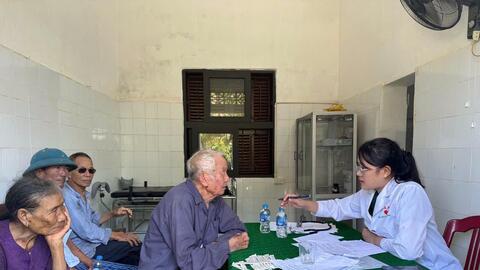 Ninh Bình chú trọng công tác chăm sóc sức khỏe toàn diện cho người cao tuổi