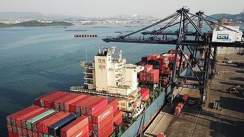 Thương mại Việt Nam sắp vượt 900 tỷ USD