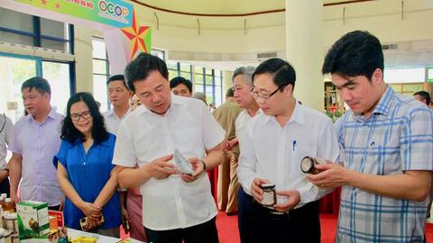 Thương hiệu OCOP “giữ lửa” làng nghề