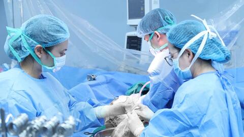 Hà Nội thu hút nhân lực y tế trình độ cao: Giáo sư ngành y có thể nhận hỗ trợ tới 5,31 tỷ đồng