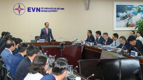 Phó Thủ tướng Bùi Thanh Sơn đề nghị EVN duy trì tăng trưởng điện năng cao