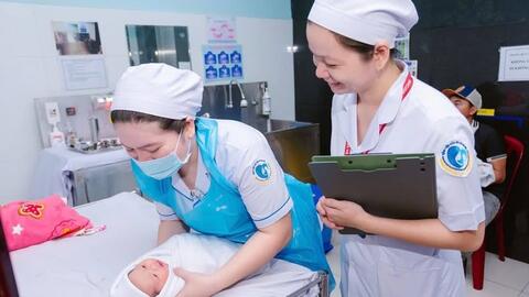 Triển khai cơ chế, chính sách đặc biệt tạo đột phá trong bảo vệ, chăm sóc sức khỏe nhân dân