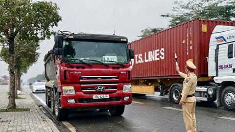 Đối thoại với doanh nghiệp vận tải, siết chặt an toàn giao thông phục vụ thi công các dự án