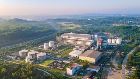 Nhà máy NLSH Dung Quất hoạt động 100% công suất vào giữa tháng 4, bảo đảm phục vụ phối trộn xăng E10