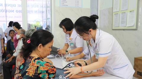 Khám sức khỏe miễn phí cho người dân phường Hòa Khánh