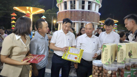 Kết nối sản phẩm OCOP, lan tỏa giá trị văn hóa vùng miền