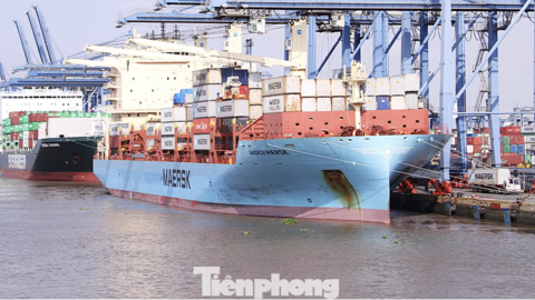 Giảm giá điện, thuế xăng dầu: Doanh nghiệp, sản xuất 'xả áp lực'