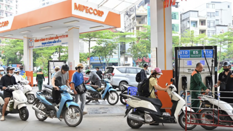 Đề xuất kéo dài ưu đãi thuế nhập khẩu xăng dầu 0% đến hết tháng 9/2026