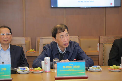 Album ảnh: Tọa đàm Quý I năm 2025 "Định hướng chính sách kinh tế - đối ngoại năm 2025: Cơ hội và thách thức đối với Petrovietnam"