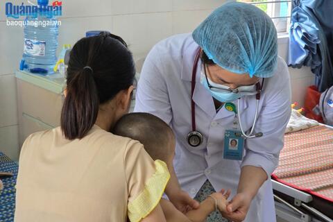 Nhiều ca bệnh tay chân miệng biến chứng nặng