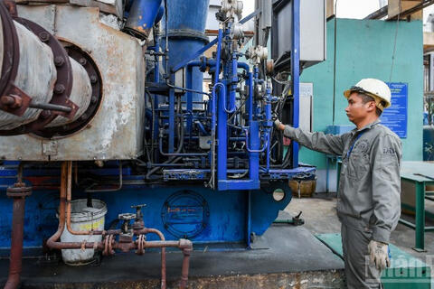 Thủ tướng chỉ đạo xử lý các vướng mắc pháp lý cản trở hoạt động sản xuất, kinh doanh