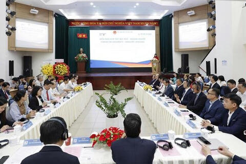Thúc đẩy hợp tác “3 nhà” trong đào tạo, nghiên cứu phát triển công nghệ chiến lược