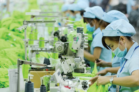 Xanh hóa sản xuất – từ cam kết khí hậu đến lợi thế cạnh tranh của doanh nghiệp Việt