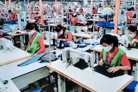 Ngành dệt may trước áp lực và giải pháp cho phát triển bền vững