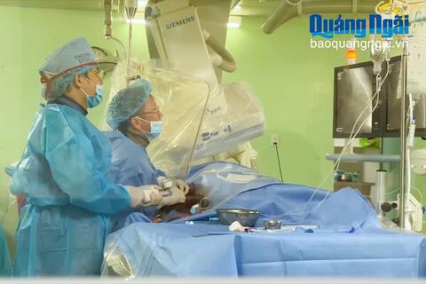 Cứu sống bệnh nhân 18 tuổi nguy kịch do nhồi máu cơ tim cấp