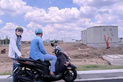 Thị trường bất động sản xuất hiện tình trạng đẩy “sóng” để nhà đầu tư “thoát hàng” cũ và chủ đầu tư đẩy hàng mới?