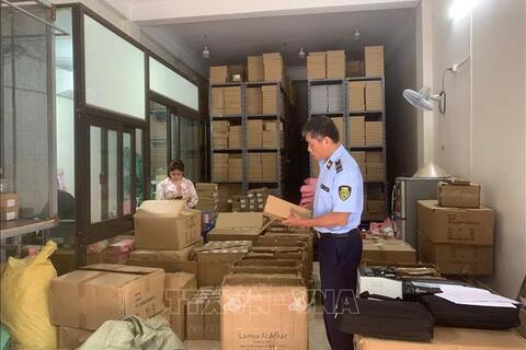 Hà Nội: Tạm giữ hơn 7.500 đôi giày dép giả mạo nhãn hiệu ZARA