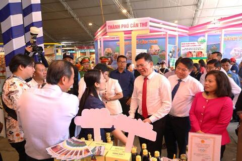 Hơn 3000 sản phẩm OCOP, đặc sản từ khắp cả nước quy tụ về TPHCM