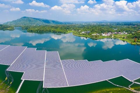 Đẩy nhanh tiến độ loạt dự án năng lượng tái tạo